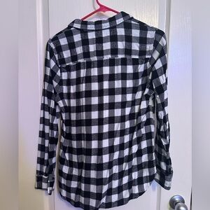 Gap fitted boyfriend shirt - women’s size medium. Black and white checkered